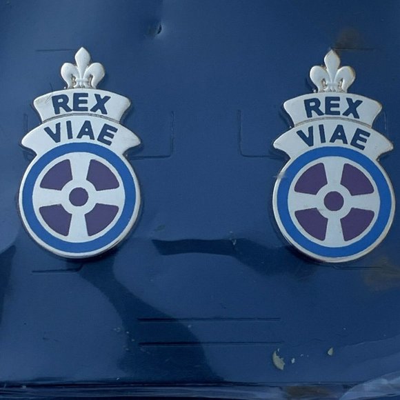 180th Transportation Battalion Crest  "Rex Viae" Pair of Army Lapel / Hat Pins - Picture 2 of 6